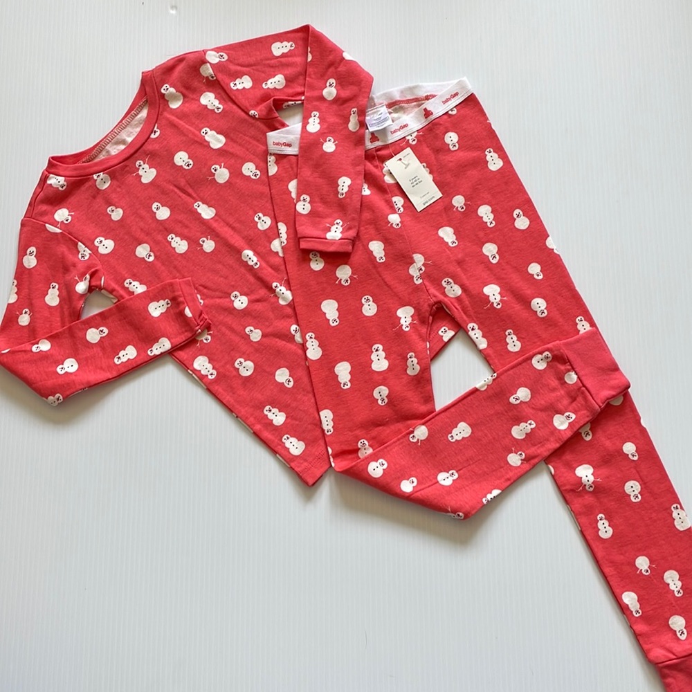 Baby Gap ⛄️ melon/orange snowman pajama set.  Girls size 5